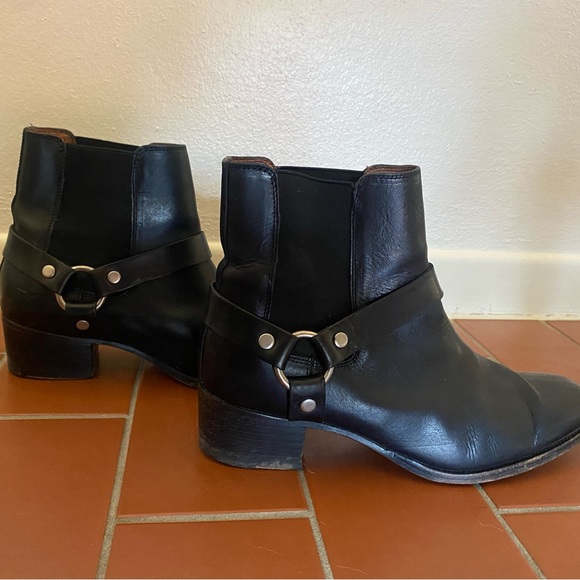 Frye Veronica Harness Short Boot Size 8.5 Womens - Picture 4 of 9